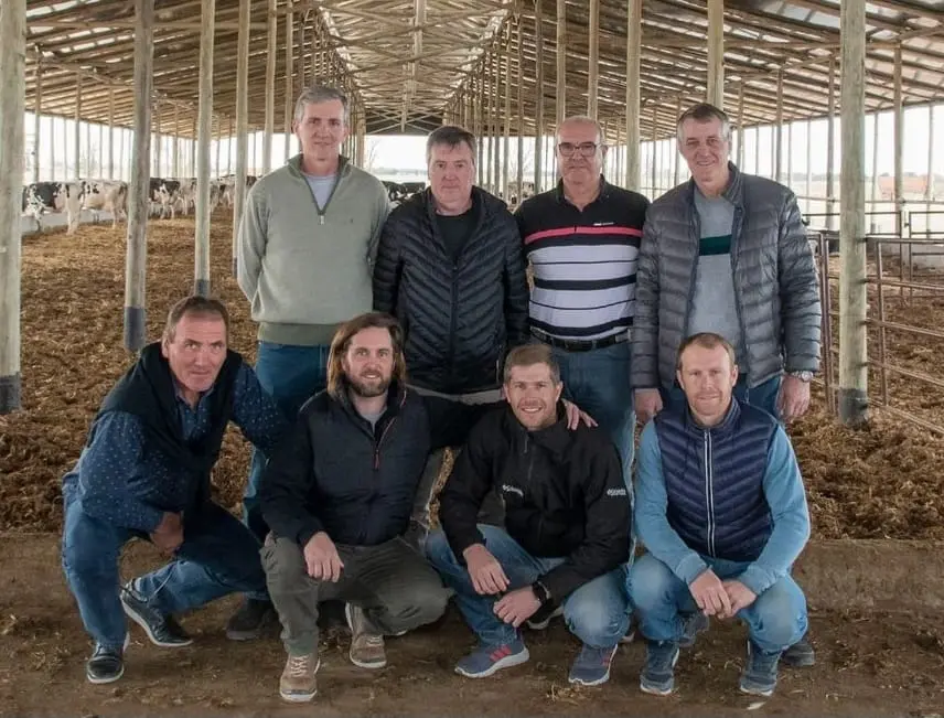 El equipo Protambo trabajando en el establecimiento