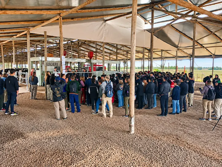 Recorrido por Protambo junto a quienes visitan el establecimiento